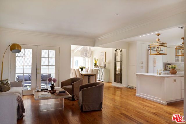 4734 Greenbush Avenue, Los Angeles, CA 91423