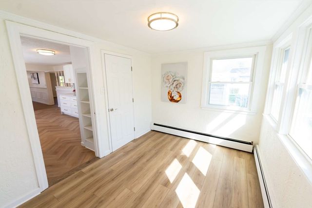 15 Swan Ave, Methuen, MA 01844