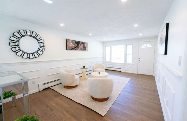 15 Swan Ave, Methuen, MA 01844