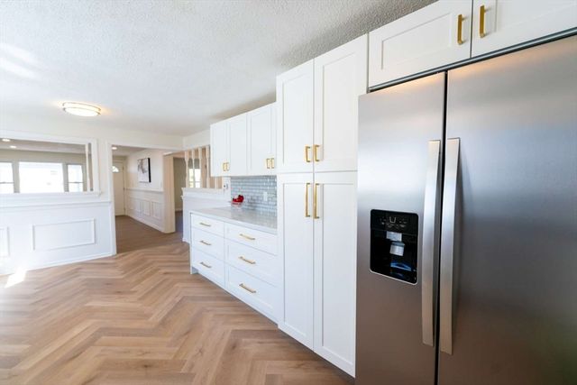 15 Swan Ave, Methuen, MA 01844