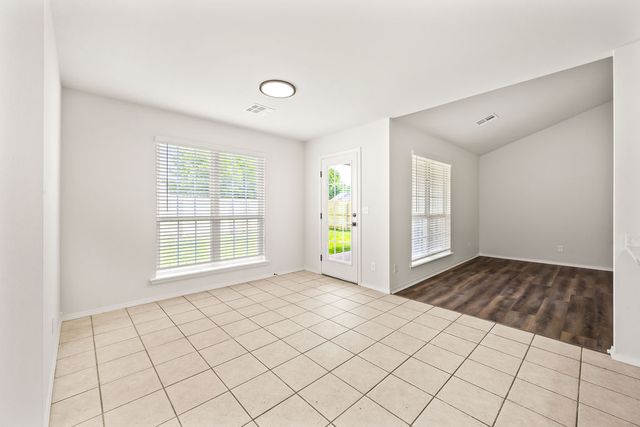 704 SW Charlotte Street, Gravette, AR 72736