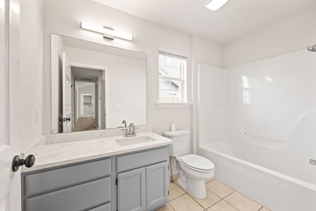 704 SW Charlotte Street, Gravette, AR 72736