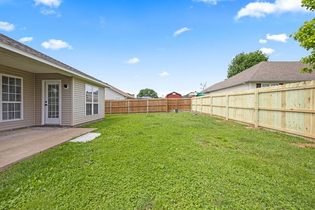 704 SW Charlotte Street, Gravette, AR 72736