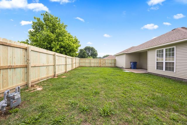 704 SW Charlotte Street, Gravette, AR 72736