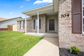 704 SW Charlotte Street, Gravette, AR 72736