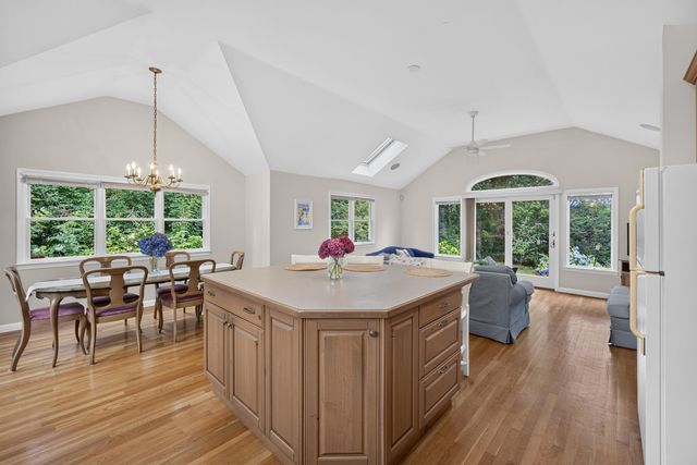 72 Smith Street, Chatham, MA 02633