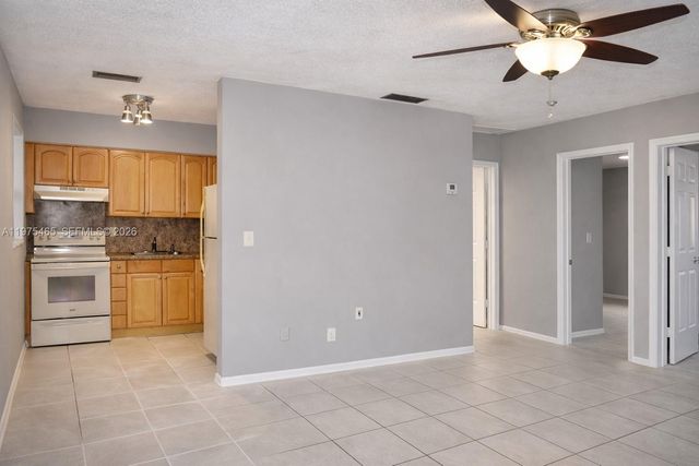 3841 NE 3rd Ave 2, Oakland Park, FL 33334