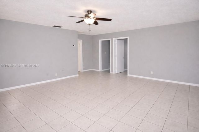 3841 NE 3rd Ave 2, Oakland Park, FL 33334