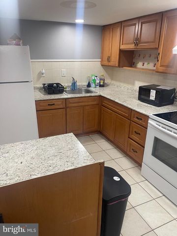 128 ROCKLAND DR, Willingboro, NJ 08046