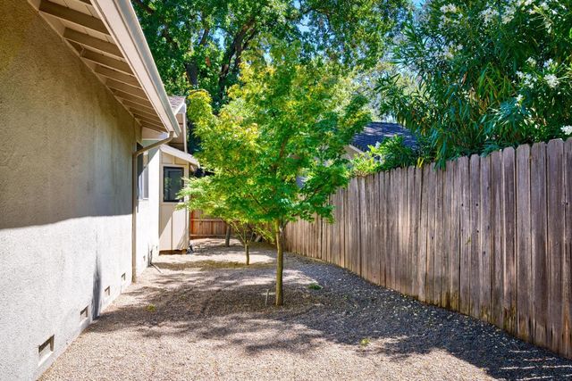 7315 Parkwoods Dr, Stockton, CA 95207
