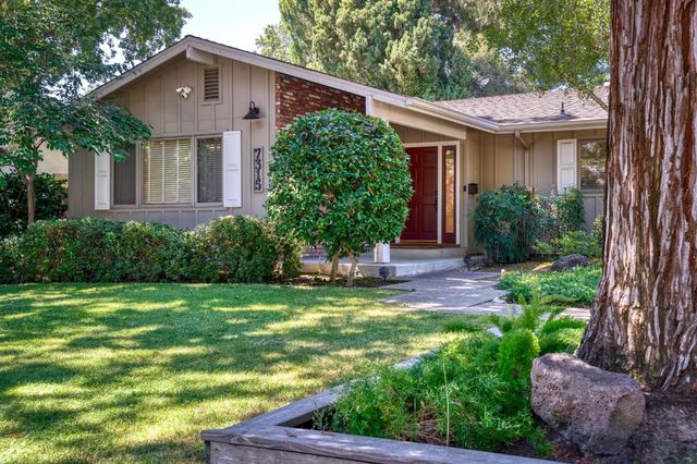 7315 Parkwoods Dr, Stockton, CA 95207