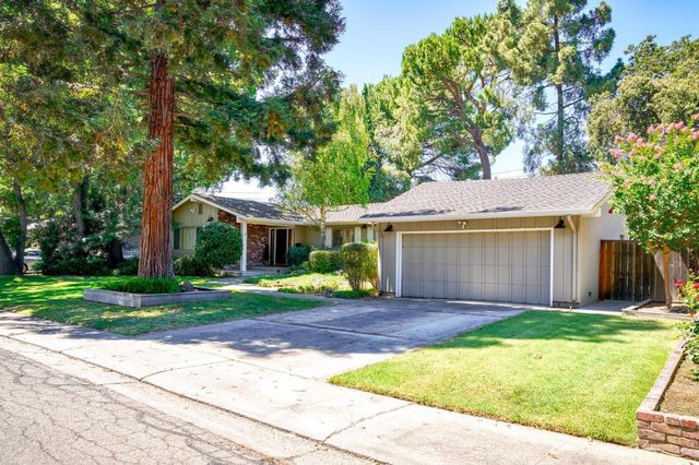 7315 Parkwoods Dr, Stockton, CA 95207