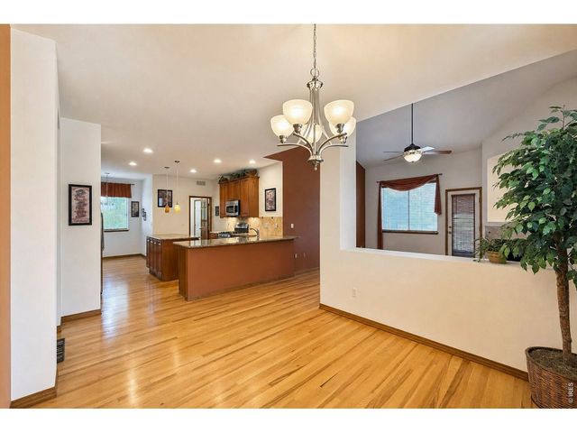 639 Summer Hawk Dr, Longmont, CO 80504