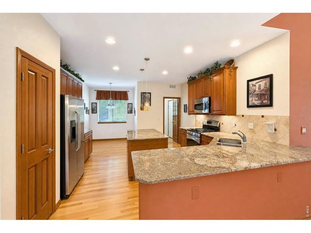 639 Summer Hawk Dr, Longmont, CO 80504