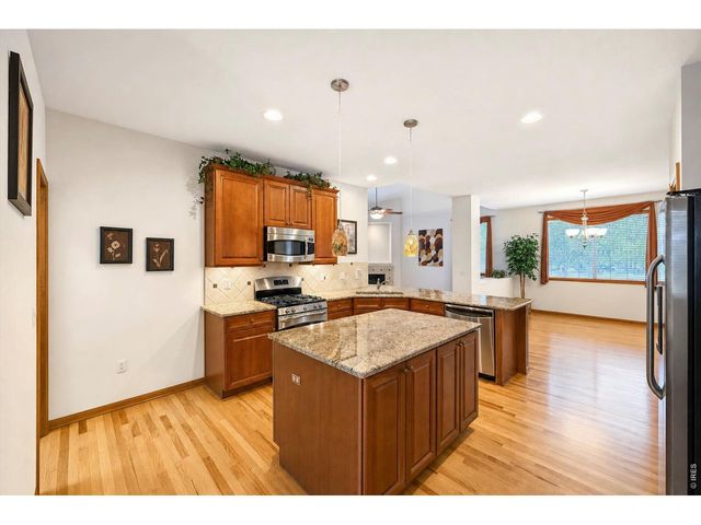 639 Summer Hawk Dr, Longmont, CO 80504