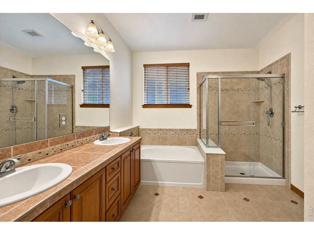 639 Summer Hawk Dr, Longmont, CO 80504