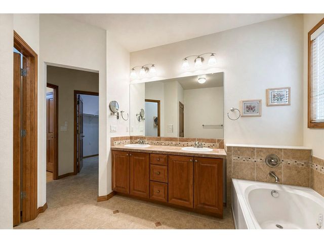 639 Summer Hawk Dr, Longmont, CO 80504