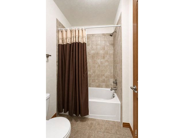 639 Summer Hawk Dr, Longmont, CO 80504