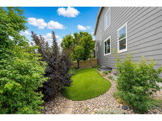 639 Summer Hawk Dr, Longmont, CO 80504