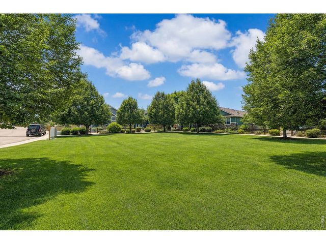 639 Summer Hawk Dr, Longmont, CO 80504