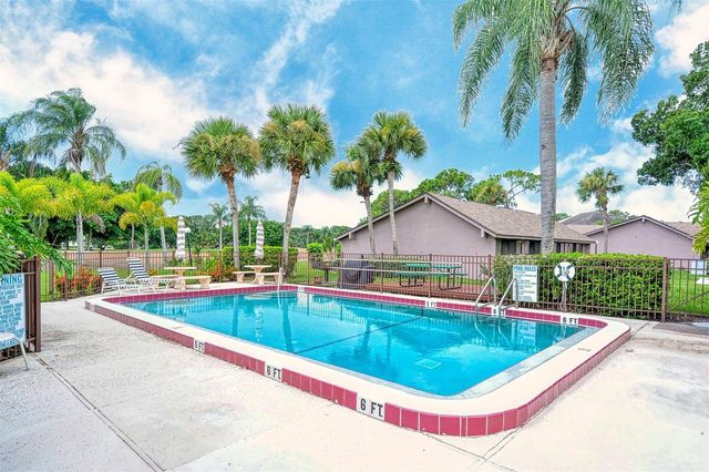 3127 LONGMEADOW 2, Sarasota, FL 34235
