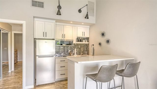 3127 LONGMEADOW 2, Sarasota, FL 34235