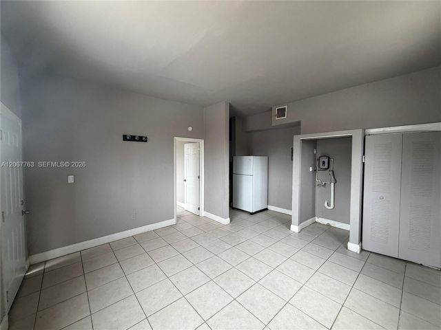 612 NW 2nd Avenue 1, Hallandale Beach, FL 33009