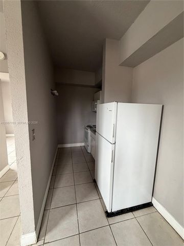 612 NW 2nd Avenue 1, Hallandale Beach, FL 33009