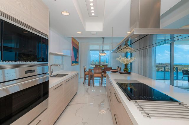 17301 Biscayne Blvd 2209, North Miami Beach, FL 33160