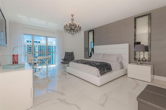 17301 Biscayne Blvd 2209, North Miami Beach, FL 33160