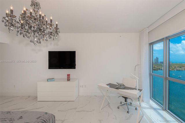 17301 Biscayne Blvd 2209, North Miami Beach, FL 33160