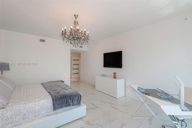 17301 Biscayne Blvd 2209, North Miami Beach, FL 33160