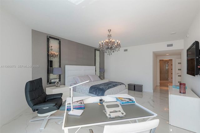 17301 Biscayne Blvd 2209, North Miami Beach, FL 33160