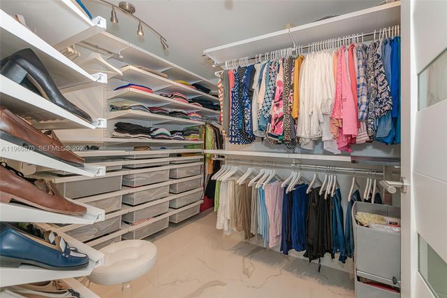 17301 Biscayne Blvd 2209, North Miami Beach, FL 33160