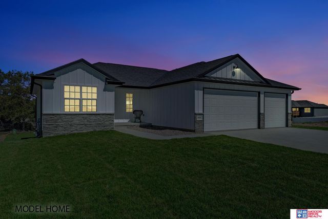 8918 Kinzie Street, Lincoln, NE 68507