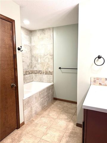 1508 Hale Avenue, Platte City, MO 64079