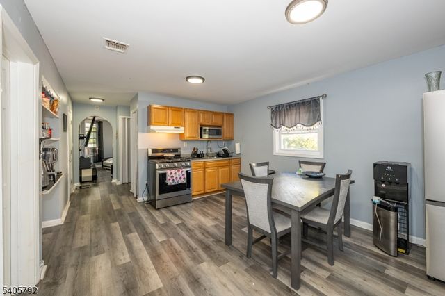 156 E Main St, Paterson City, NJ 07522