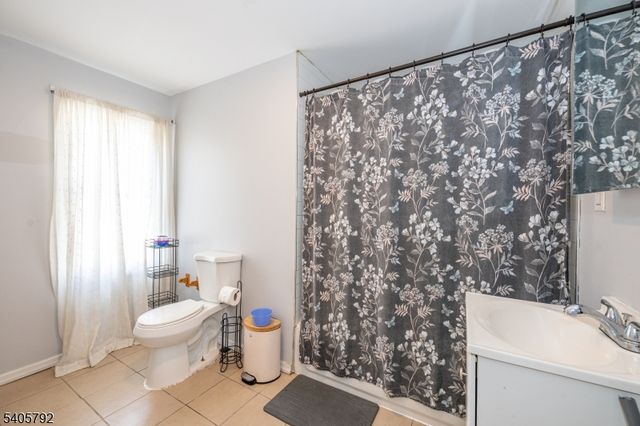 156 E Main St, Paterson City, NJ 07522