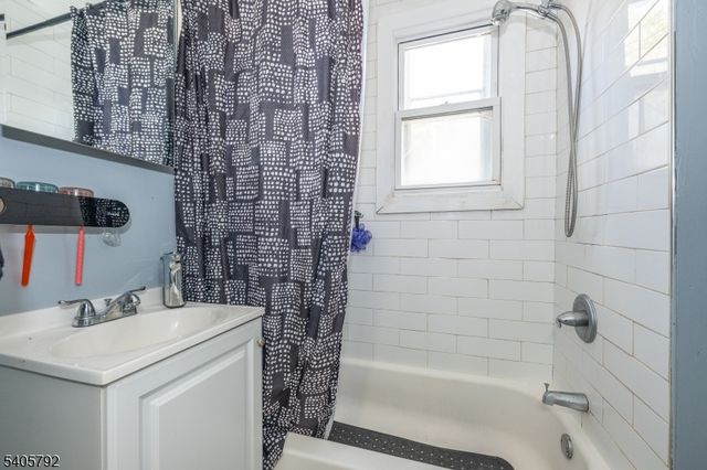 156 E Main St, Paterson City, NJ 07522