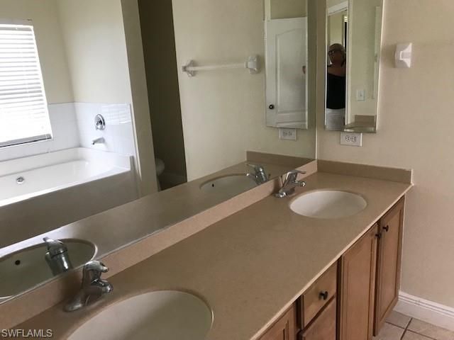 2122 NE 14th AVE, Cape Coral, FL 33909
