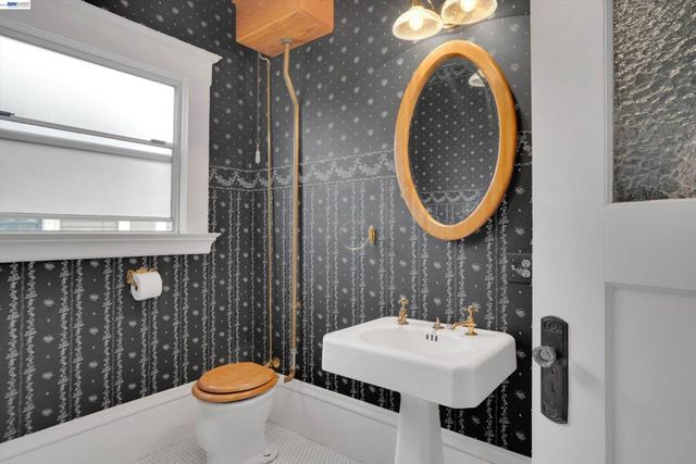 2014 Buena Vista Ave, Alameda, CA 94501
