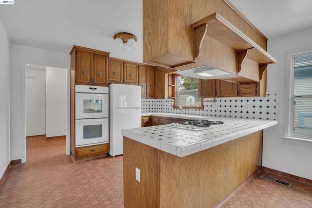 2014 Buena Vista Ave, Alameda, CA 94501