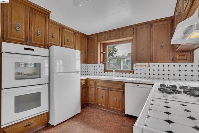 2014 Buena Vista Ave, Alameda, CA 94501