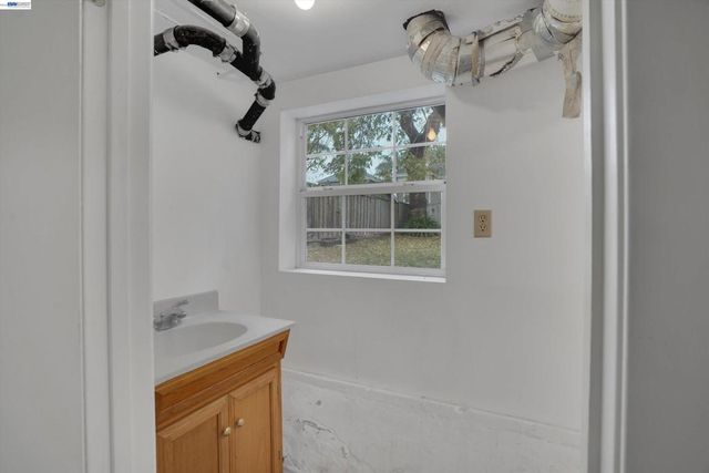 2014 Buena Vista Ave, Alameda, CA 94501