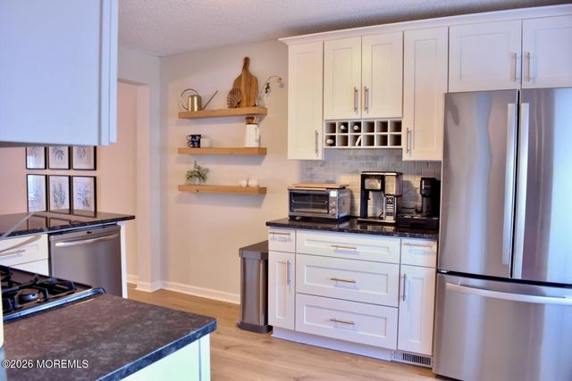 3 Preakness Court, Tinton Falls, NJ 07724