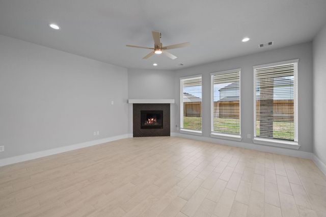 416 Heartstone Lane, Waller, TX 77484