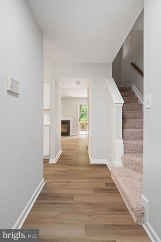 809 KNOLLWOOD CT, Stafford, VA 22554