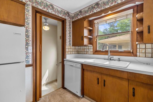 935 Virginia STREET, Racine, WI 53405