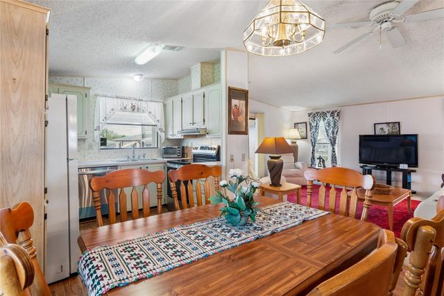 37621 ROSALITA AVENUE, Zephyrhills, FL 33541