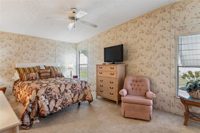 37621 ROSALITA AVENUE, Zephyrhills, FL 33541